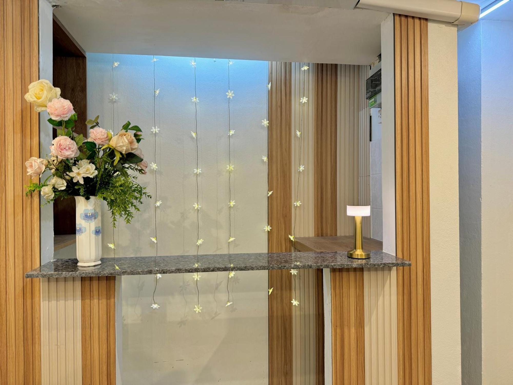 Avalan Phayathai Airport Link Bangkok Bagian luar foto